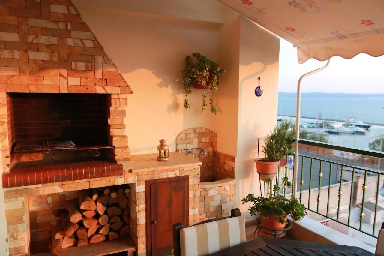 Apartment With Marina View Thessaloniki